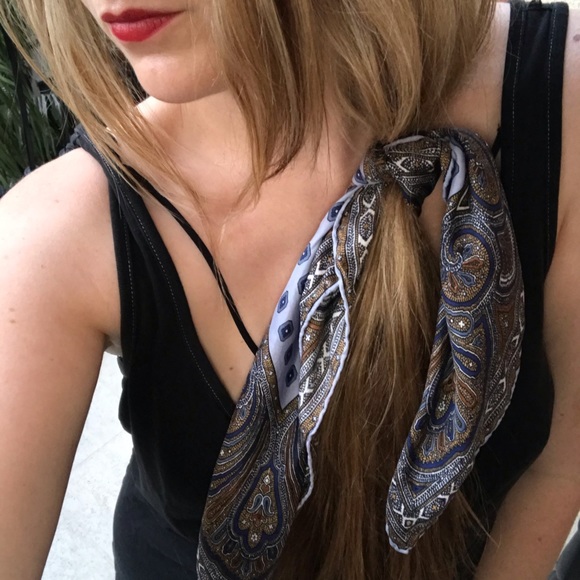 ‘Blue Paisley’ Vintage Head Scarf - Picture 13 of 13
